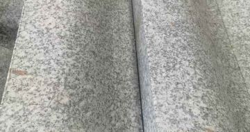 梅州芙蓉白S型拉丝面路沿石