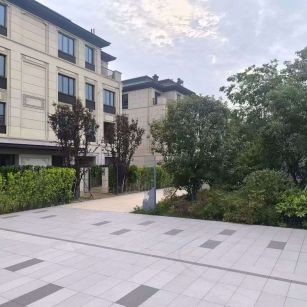 梅州 芝麻白与芝麻白搭配铺装，尺寸1200*600