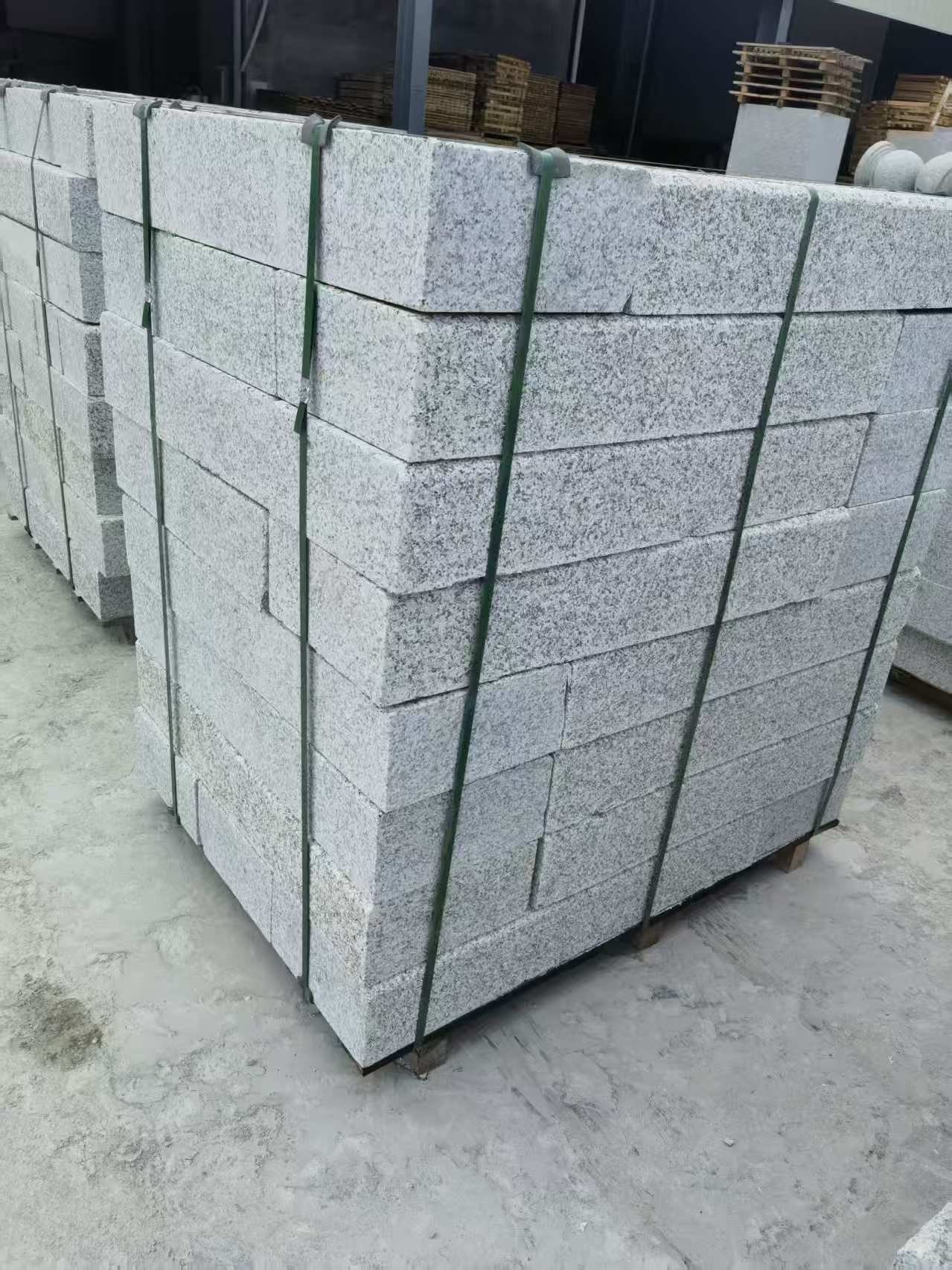 梅州 芙蓉白火烧两面路沿石