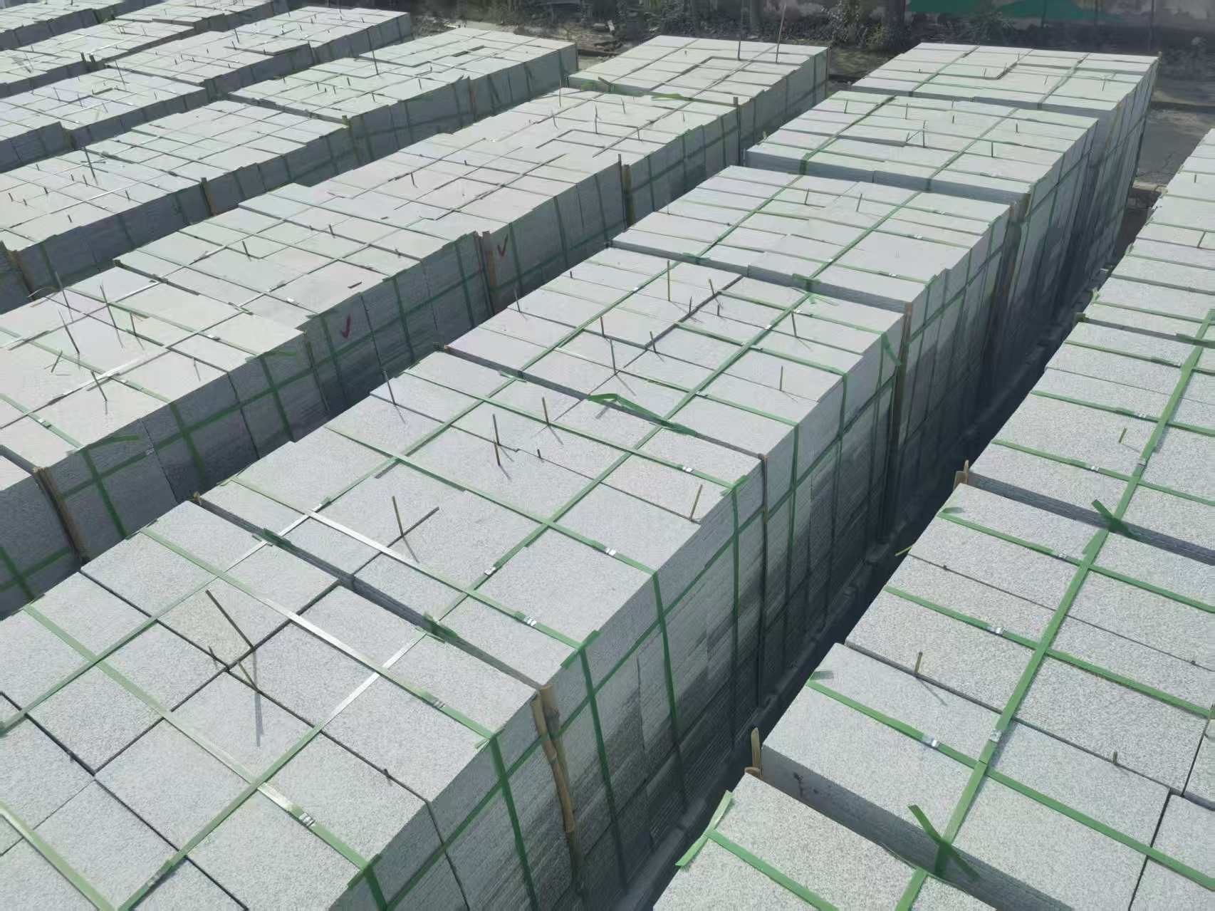 梅州 芝麻白1.8公分火烧300*600地铺，清仓大甩卖