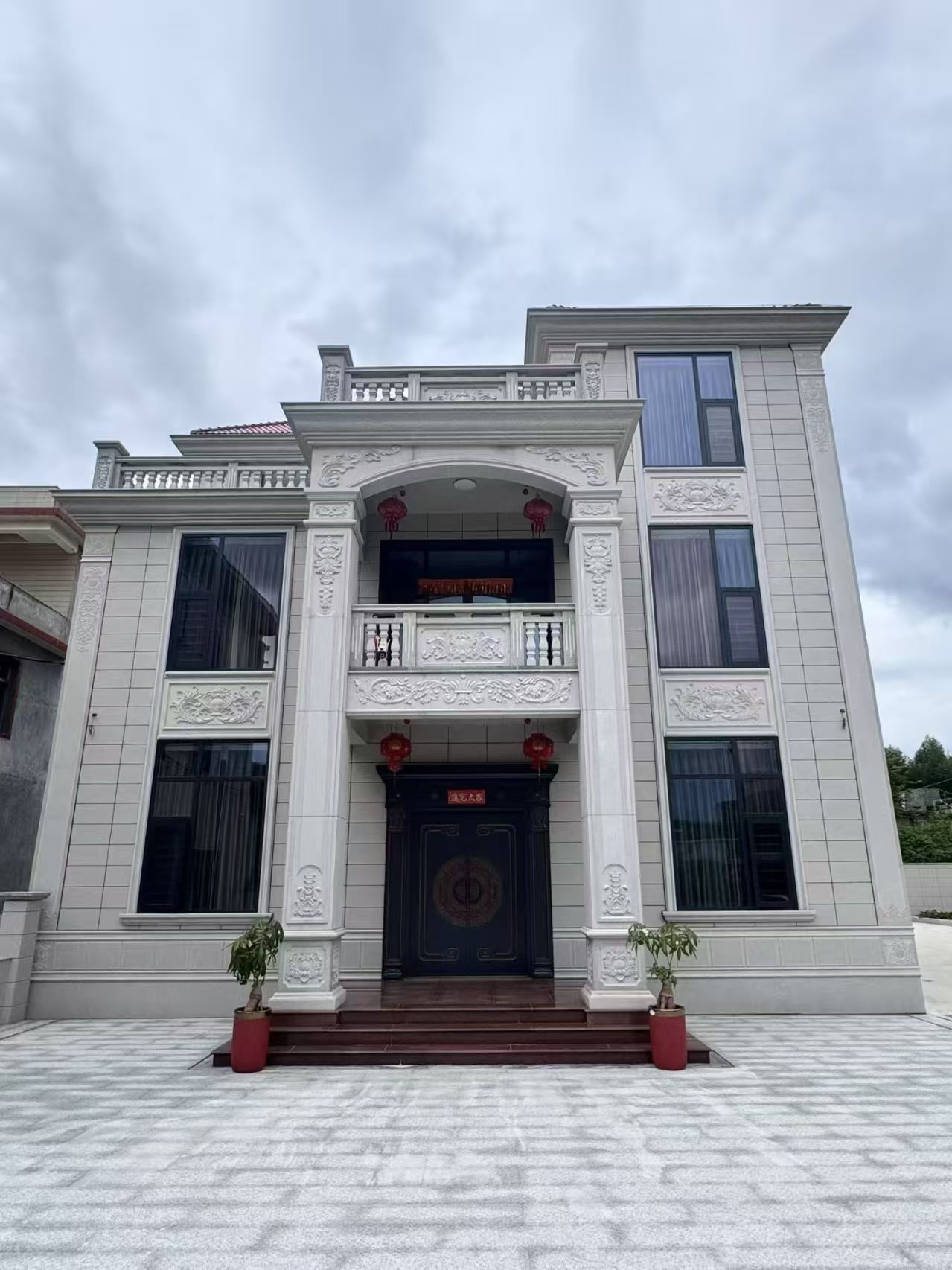 梅州 芝麻白石材别墅干挂案例展示