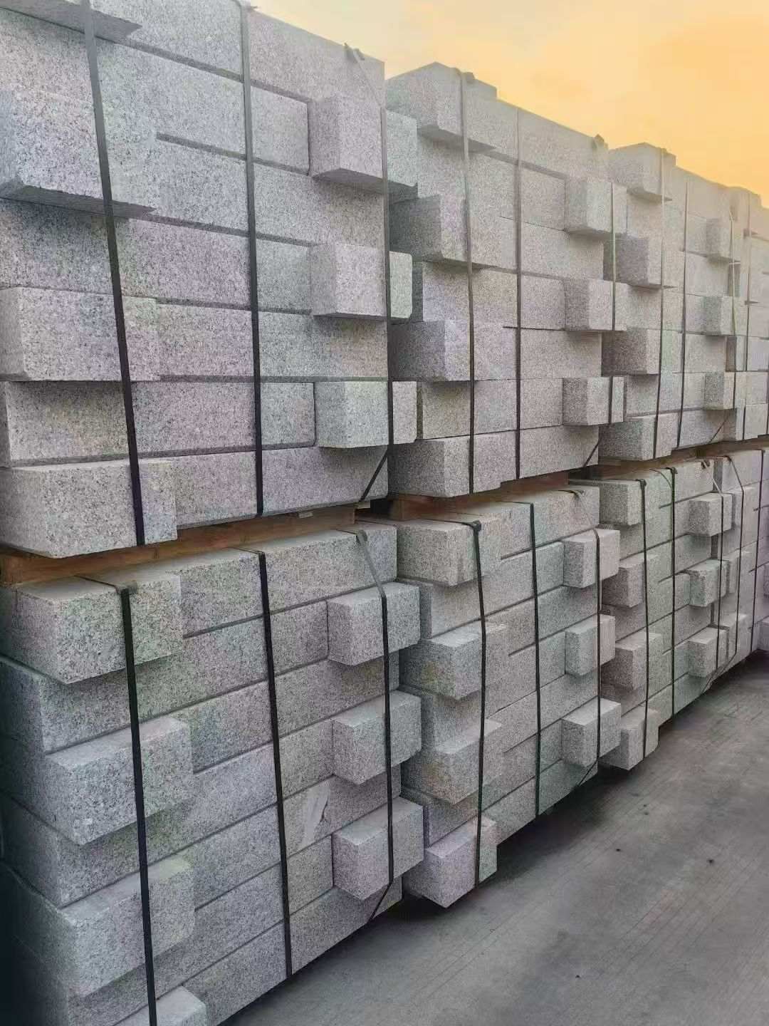 梅州 芝麻白路沿石