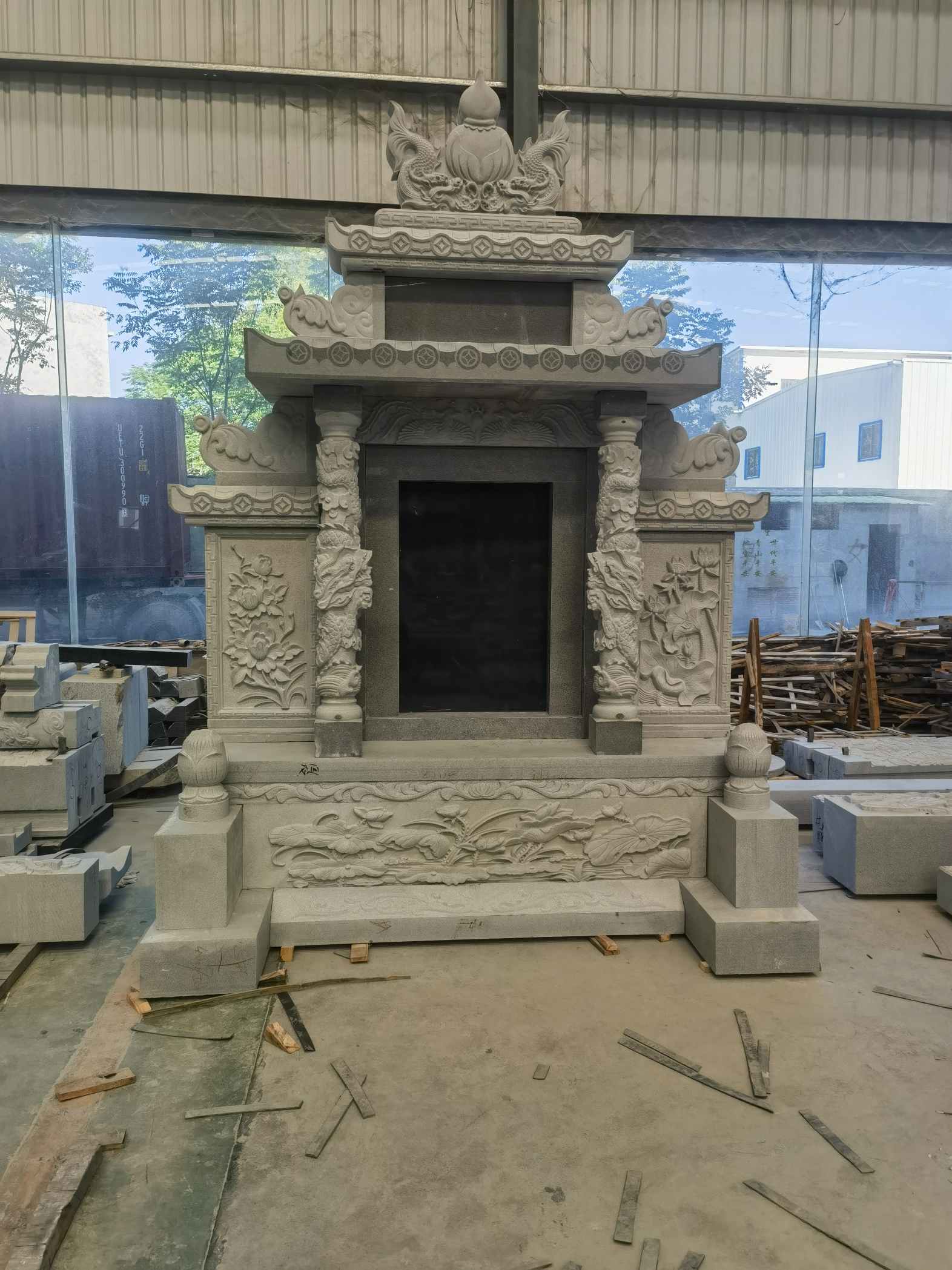 梅州 芝麻灰高档墓碑、土墓，一套也支持定做