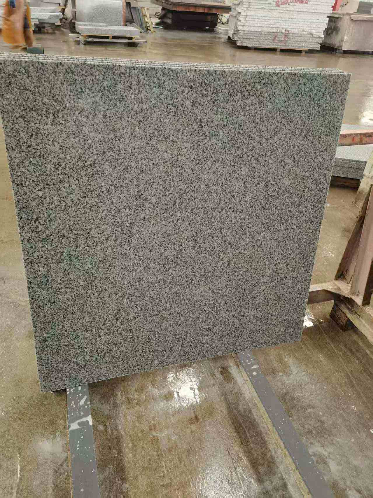 梅州 芝麻白光面900*900，高地铁标准