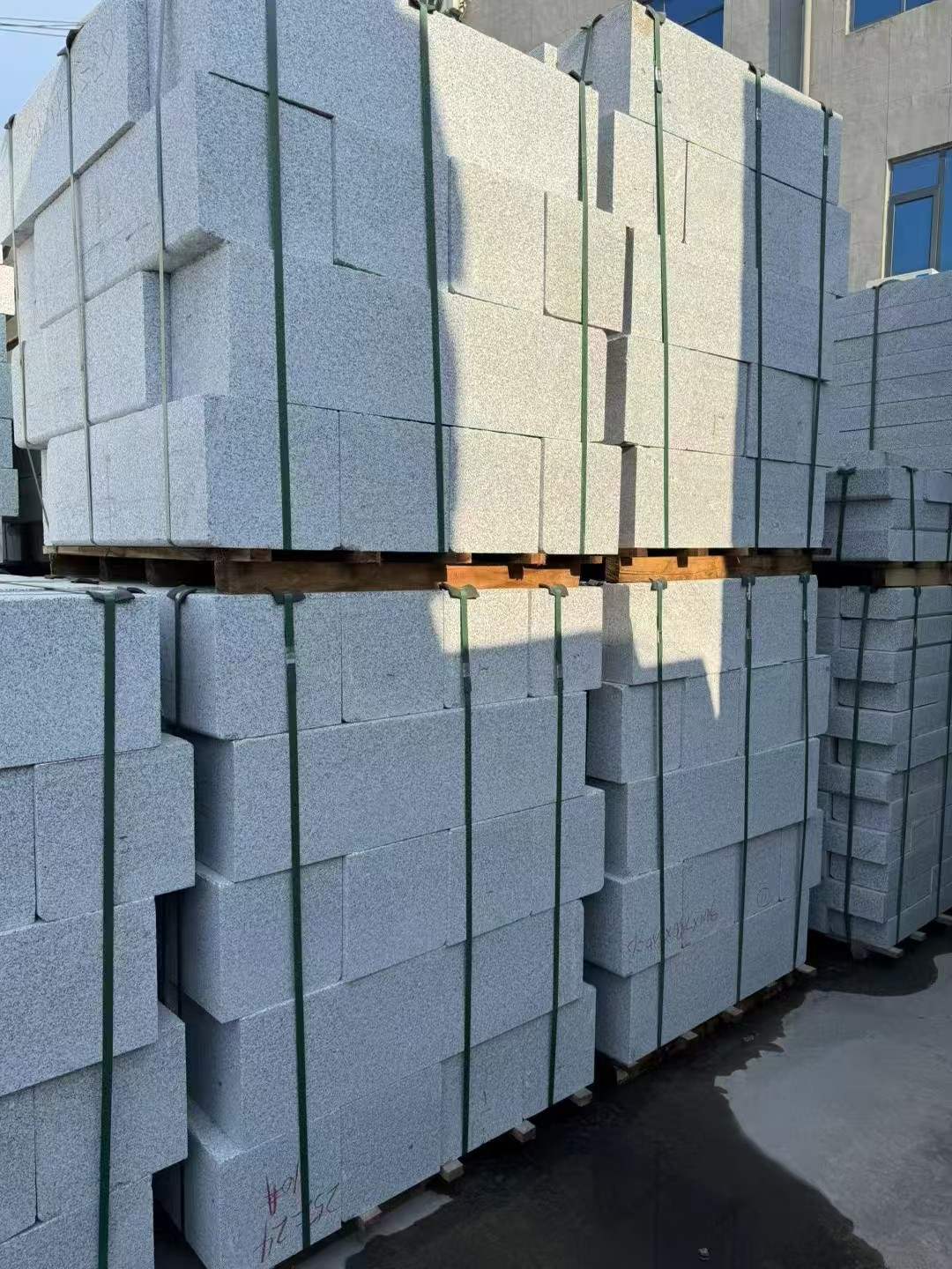 梅州 芝麻白路沿石