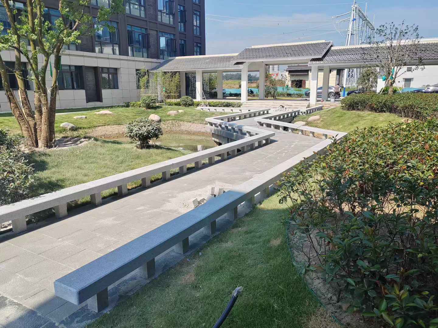 梅州 芝麻灰小区坐凳&栏杆安装效果